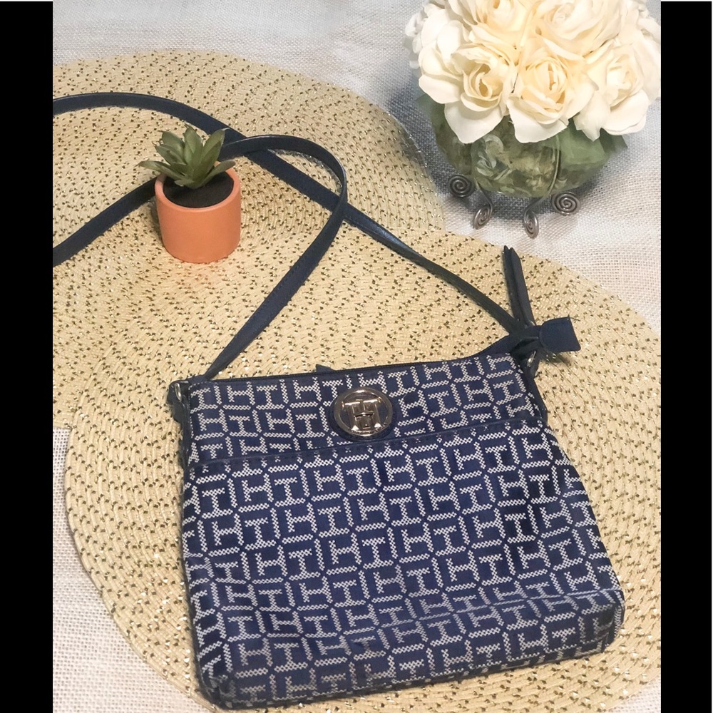 {{Tommy Hilfiger}} crossbody bag